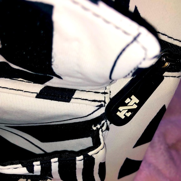 IZOD Wristlet Purse BNWOT - Picture 4 of 14